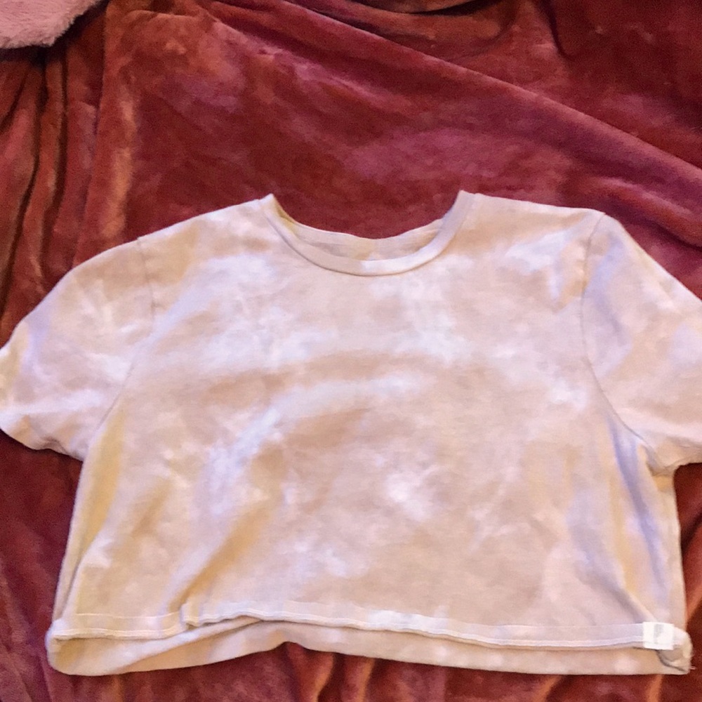 Very Cute tan cloudy crop top